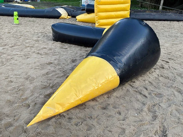 Opblaasbaar arena avonturenparcours 30x30m - afbeelding 20 van  21
