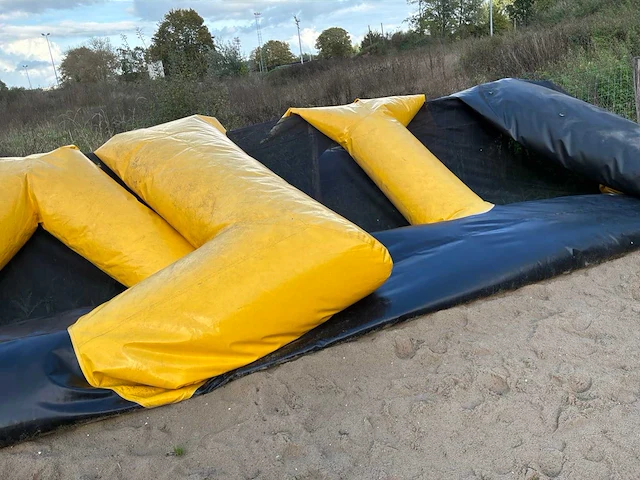 Opblaasbaar arena avonturenparcours 30x30m - afbeelding 7 van  21