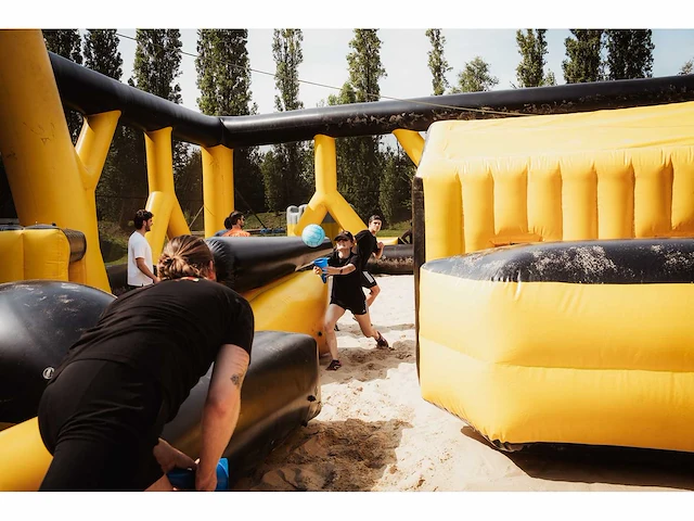 Opblaasbaar arena avonturenparcours 30x30m - afbeelding 16 van  21