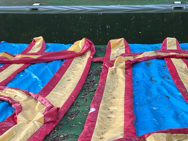 Opblaasbare dubbele glijbanen - afbeelding 5 van  7