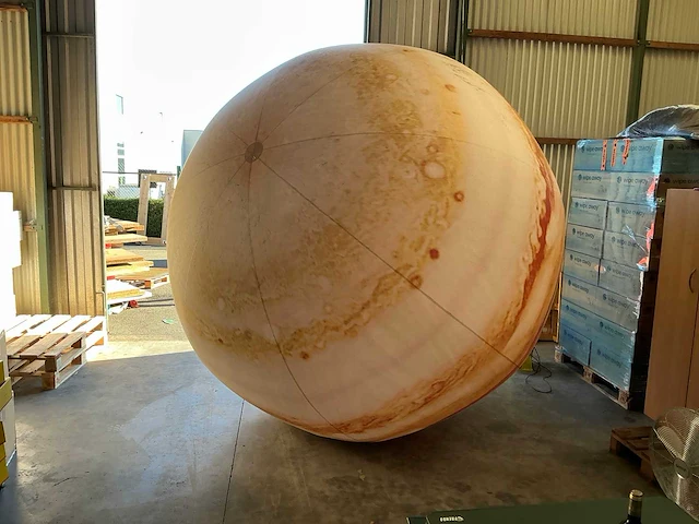 Opblaasbare planeet uranus - afbeelding 1 van  5