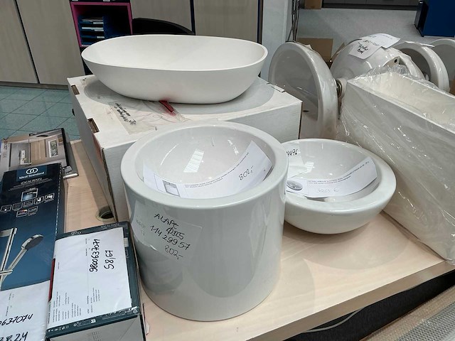 Opbouw wastafels en handenwassers (14x) - afbeelding 3 van  7
