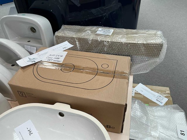 Opbouw wastafels en handenwassers (14x) - afbeelding 6 van  7