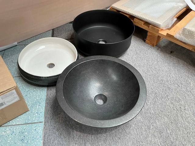 Opbouw wastafels en handenwassers (7x) - afbeelding 3 van  8