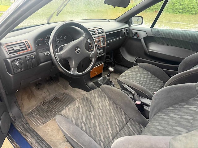 Opel - 1992 - calibra - oltimer - personenauto - afbeelding 8 van  26