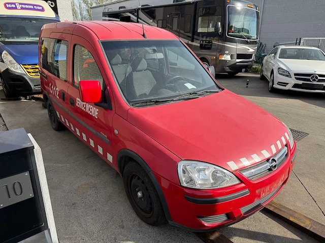 Opel - 2004 - combo - - personenauto - afbeelding 28 van  32