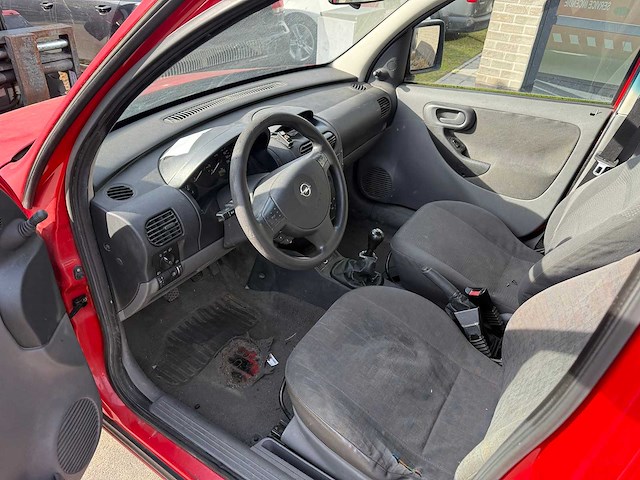 Opel - 2004 - combo - personenauto - afbeelding 3 van  32