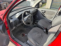 Opel - 2004 - combo - personenauto - afbeelding 3 van  32