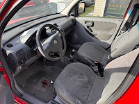 Opel - 2004 - combo - personenauto - afbeelding 5 van  32