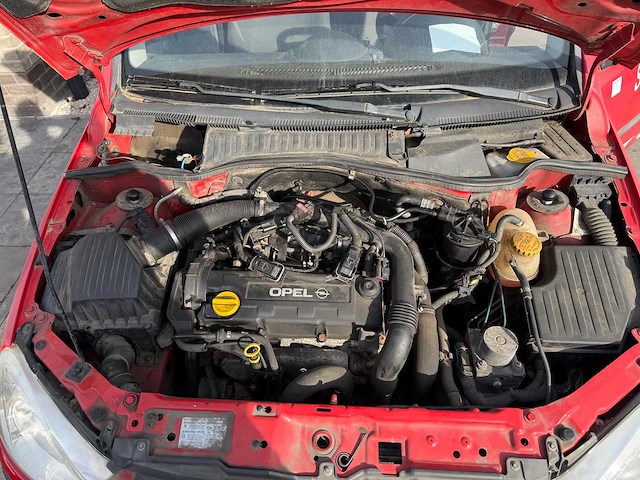 Opel - 2004 - combo - personenauto - afbeelding 19 van  32