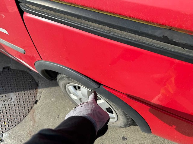 Opel - 2004 - combo - personenauto - afbeelding 24 van  32