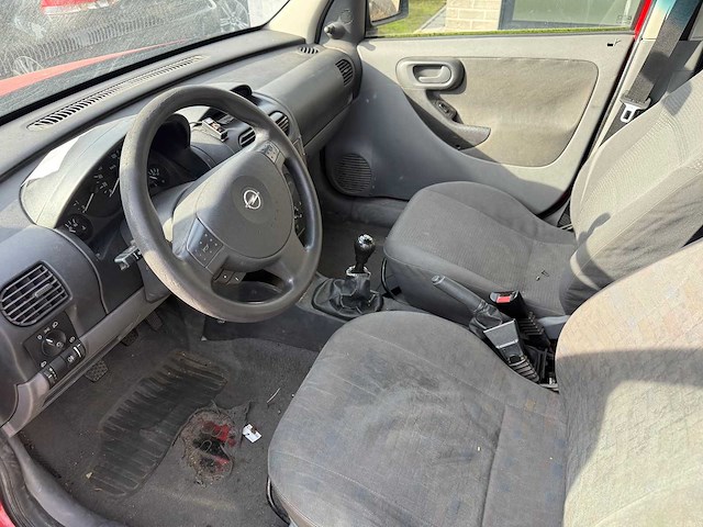 Opel - 2004 - combo - personenauto - afbeelding 26 van  32