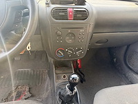 Opel - 2004 - combo - personenauto - afbeelding 6 van  31