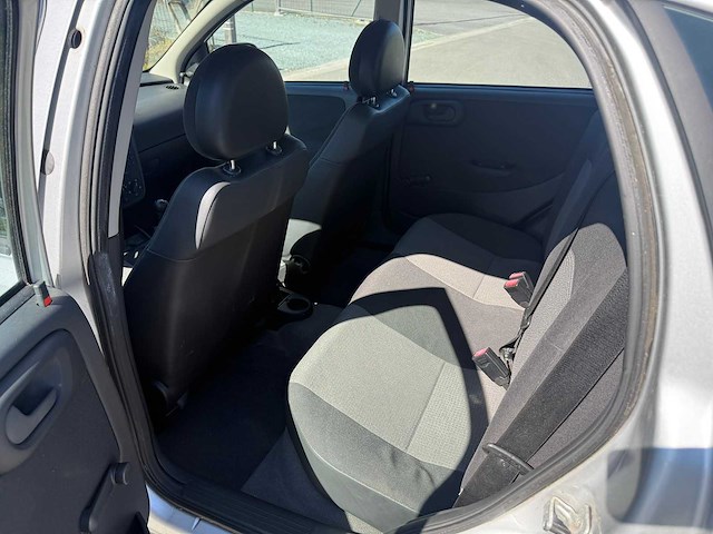 Opel - 2006 - corsa - personenauto - afbeelding 8 van  23
