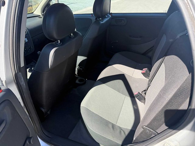 Opel - 2006 - corsa - personenauto - afbeelding 9 van  23