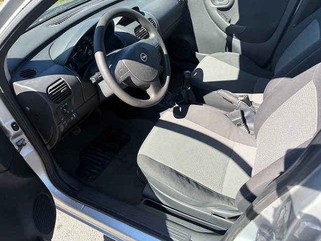 Opel - 2006 - corsa - personenauto - afbeelding 11 van  23