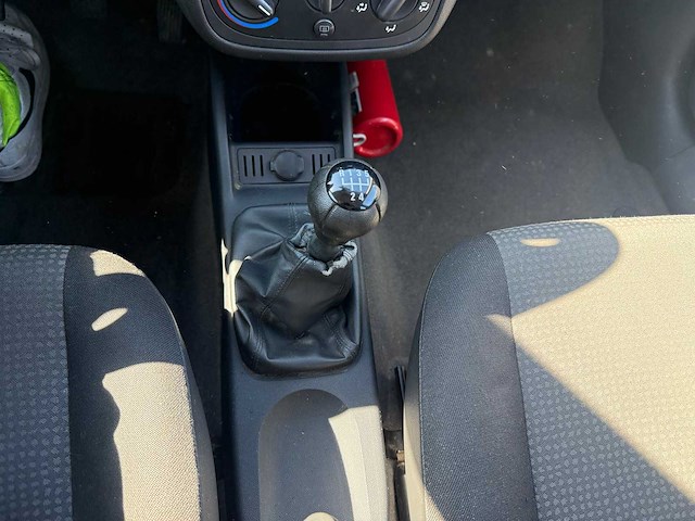 Opel - 2006 - corsa - personenauto - afbeelding 15 van  23