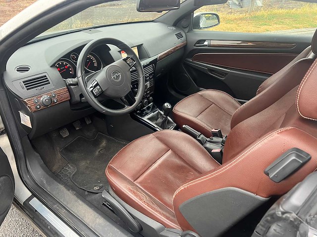 Opel - 2007 - astra - cabrio - personenauto - afbeelding 2 van  24
