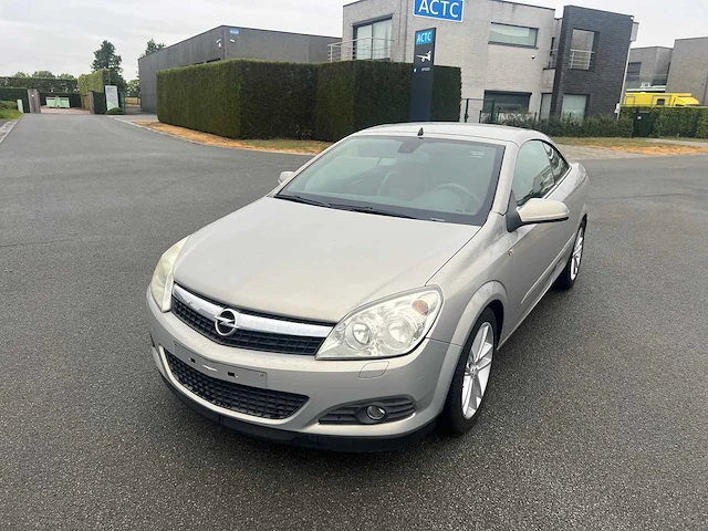 Opel - 2007 - astra - cabrio - personenauto - afbeelding 23 van  26
