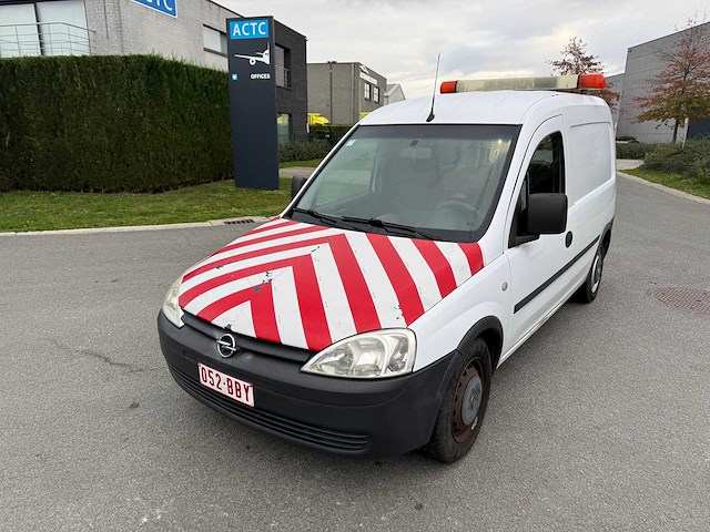 Opel - 2009 - combo - personenauto - afbeelding 15 van  21