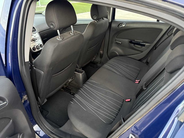 Opel - 2009 - corsa - personenauto - afbeelding 8 van  23