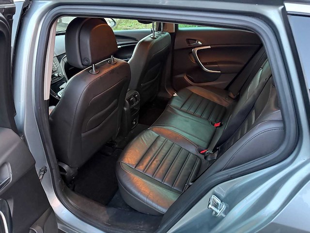 Opel - 2010 - insignia - break - personenauto - afbeelding 7 van  30