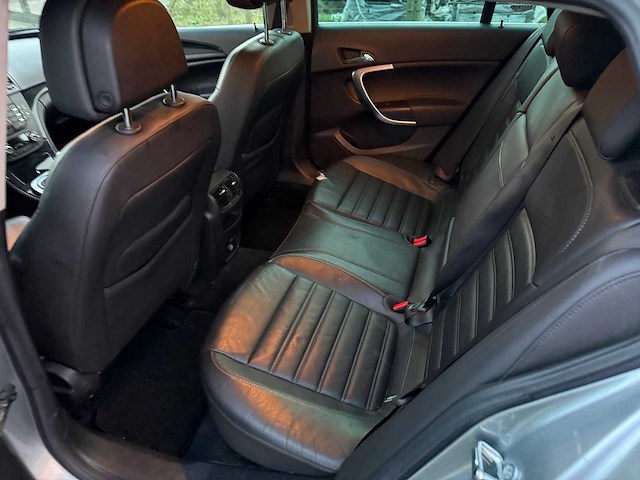 Opel - 2010 - insignia - break - personenauto - afbeelding 8 van  30