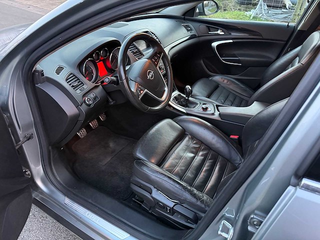 Opel - 2010 - insignia - break - personenauto - afbeelding 13 van  30