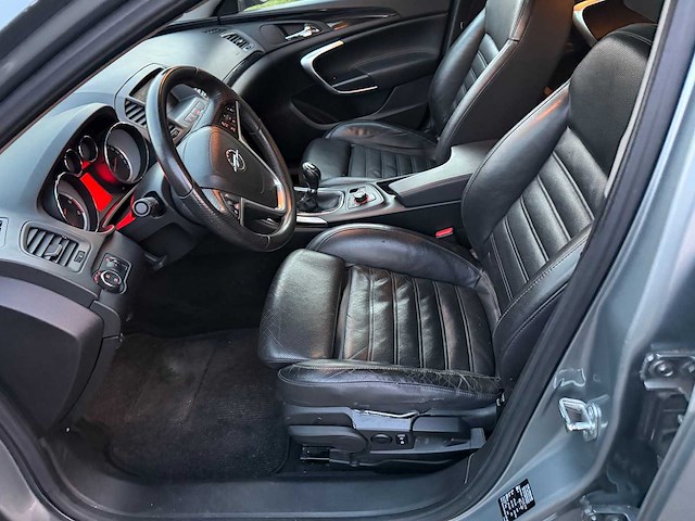 Opel - 2010 - insignia - break - personenauto - afbeelding 14 van  30