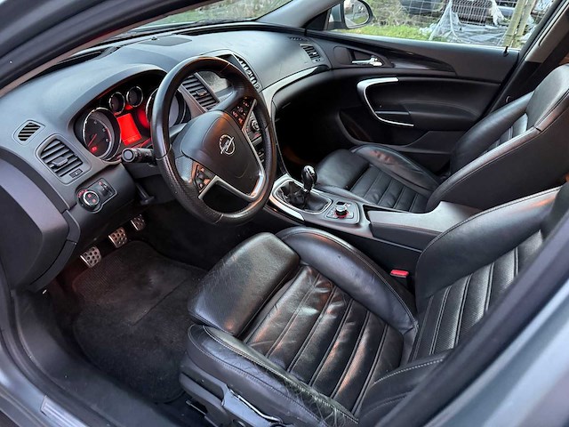 Opel - 2010 - insignia - break - personenauto - afbeelding 16 van  30