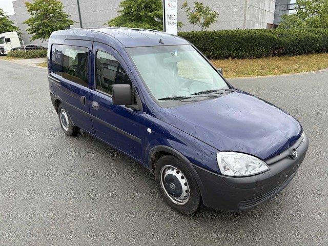 Opel - 2011 - combo - personenauto - afbeelding 1 van  22