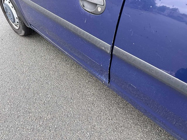 Opel - 2011 - combo - personenauto - afbeelding 4 van  22