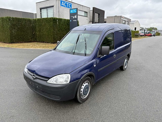 Opel - 2011 - combo - personenauto - afbeelding 9 van  22