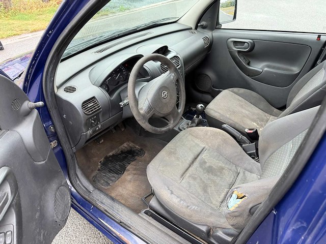 Opel - 2011 - combo - personenauto - afbeelding 2 van  11