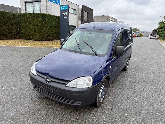 Opel - 2011 - combo - personenauto - afbeelding 2 van  2