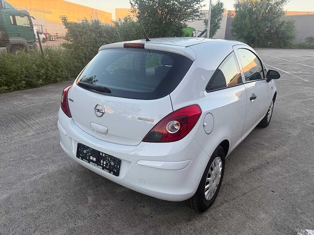Opel - 2012 - corsa - personen - personenauto - afbeelding 2 van  26