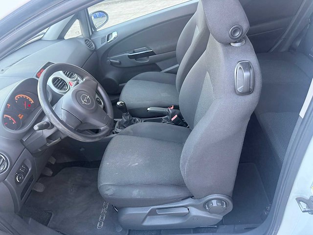 Opel - 2012 - corsa - personen - personenauto - afbeelding 10 van  26