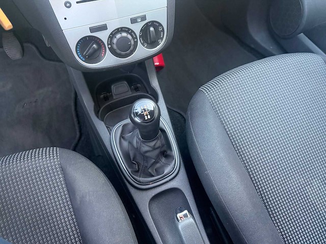 Opel - 2012 - corsa - personen - personenauto - afbeelding 14 van  26