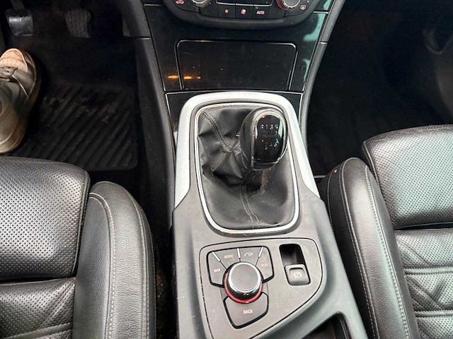 Opel - 2012 - insignia - personenauto - afbeelding 17 van  26