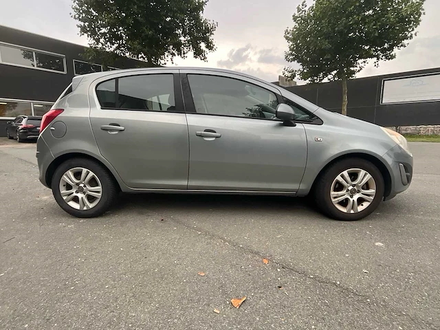 Opel - 2013 - corsa - sedan - personenauto - afbeelding 33 van  35