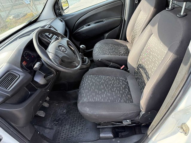 Opel - 2014 - combo - osmose systeem - personenauto - afbeelding 14 van  29