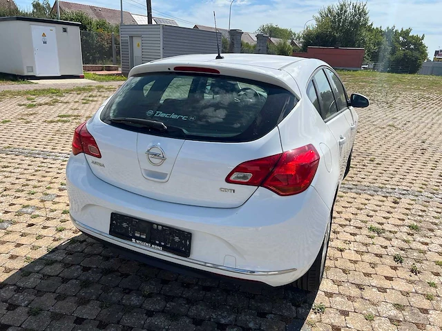 Opel - 2015 - astra - personenauto - afbeelding 13 van  24
