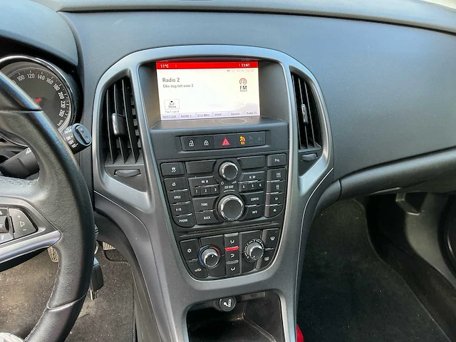 Opel - 2015 - astra sport - tourer - afbeelding 8 van  25