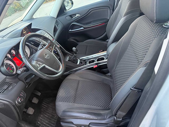 Opel - 2016 - zafira - personenauto - afbeelding 4 van  12
