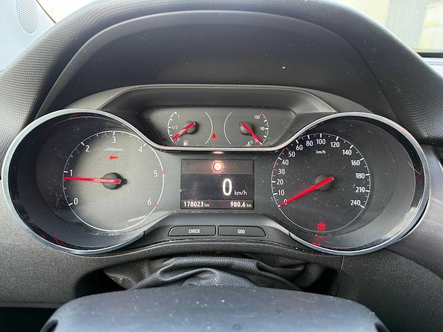 Opel - 2017 - crossland x - personenauto - afbeelding 13 van  21