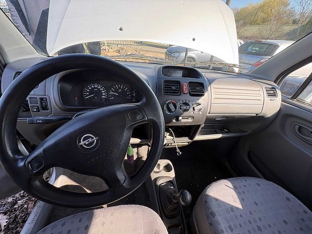 Opel - agila - 1.2-16v comfort - car - 2000 - afbeelding 6 van  7