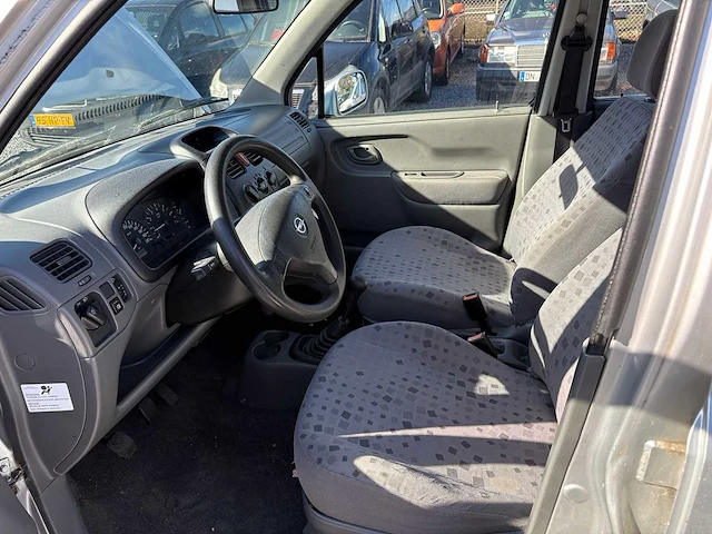 Opel - agila - 1.2-16v comfort - car - 2000 - afbeelding 22 van  26