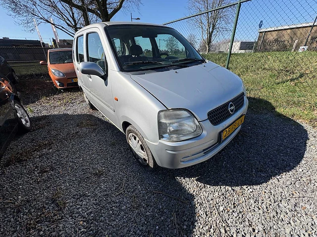 Opel - agila - 1.2-16v comfort - car - 2000 - afbeelding 3 van  26