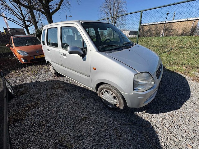 Opel - agila - 1.2-16v comfort - car - 2000 - afbeelding 15 van  26