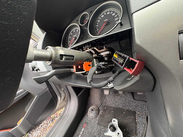Opel - astra - 1.4 enjoy - car - 2005 - afbeelding 2 van  12